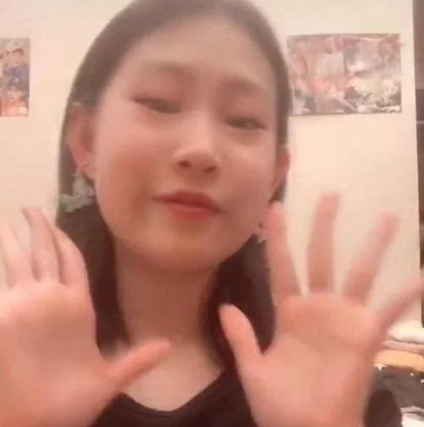 13岁黄多多被吐槽太成熟？看到小沈阳12岁的女儿，小巫见大巫！