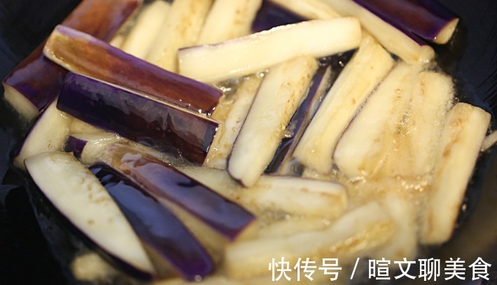 肉香|夏天,少吃肉多吃素,这菜吃起来比肉香,我家隔三差五非吃不可