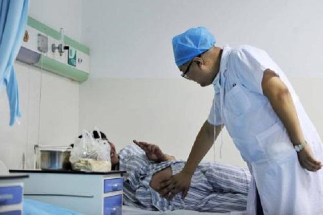 妈妈们|36年前移植“狒狒”心脏的女宝宝,手术虽然成功,结局却令人唏嘘