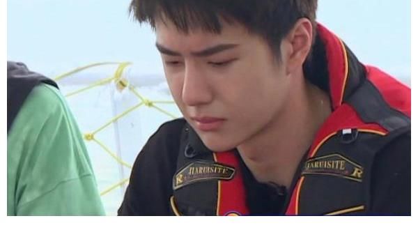 盲盒|王一博仿佛開了個假螃蟹，“手氣王”好運都在開盲盒了