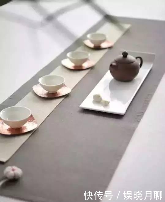 泡一壶茶, 与岁月共老。