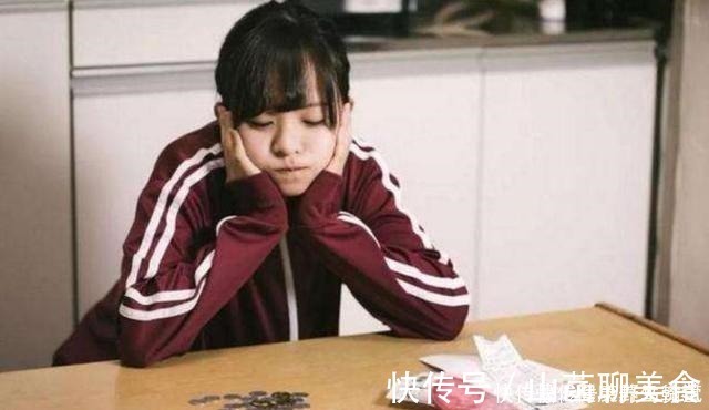格局|孩子向你要钱时,手头再紧这2句话也不能说,限制孩子未来格局!