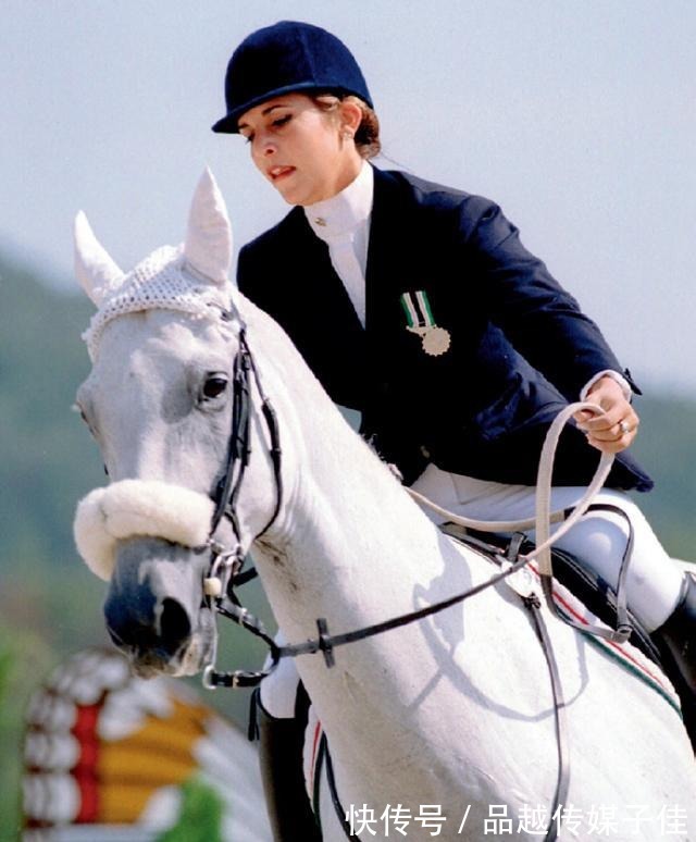 她不顾一夫多妻,嫁给大二十五岁迪拜酋长,