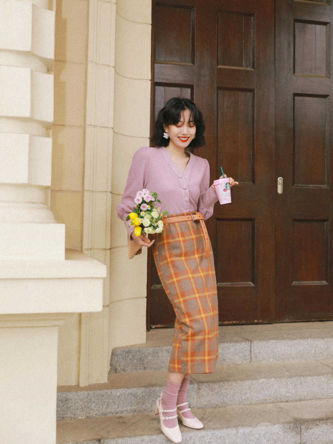 搭配|简约温柔的秋季穿搭,粉紫色针织衫配半身裙优雅大方,高级精致