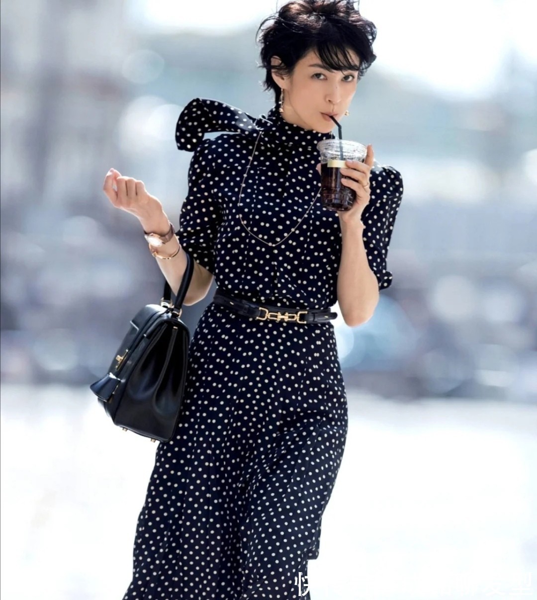 日本|跟着日本“大龄博主”学穿搭,多种风格一网打尽,每一套都不简单