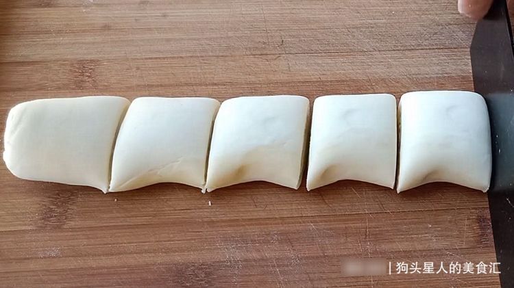 红豆酥饼的懒人做法，外面20块钱一斤，在家做成本不到5元，真香