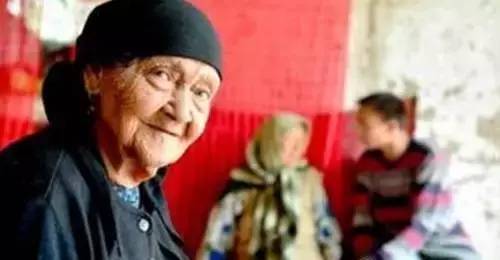 美国抗癌协会|世界长寿秘诀一清、二白、四个好,活到一百岁不算老!