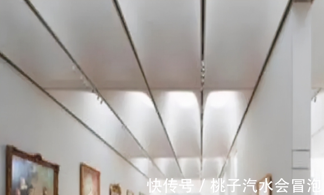 莫瑞吉奥·卡兰特$价值85万的艺术香蕉,展览时被1游客意外吃掉,最终结局怎样?