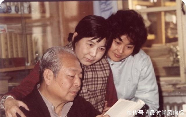 喝茶|三日不喝茶,不能不看新凤霞,唱戏半生,晚年书写往事,从不抱怨