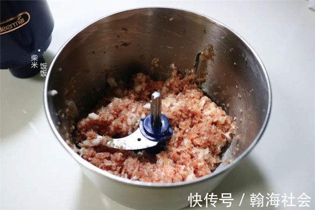 食用碱|馄饨的家常做法,从擀皮到调馅全教你,汤鲜肉香,太好吃了
