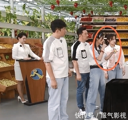 白鹿挑战一次吹14个口哨,baby紧张到做“禁言”手势,林一在围观