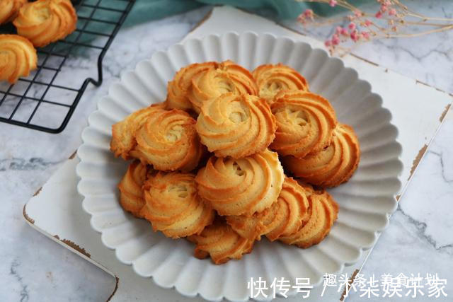 简单几步，教你在家做曲奇饼干，又酥又脆比买的好吃，特别解馋