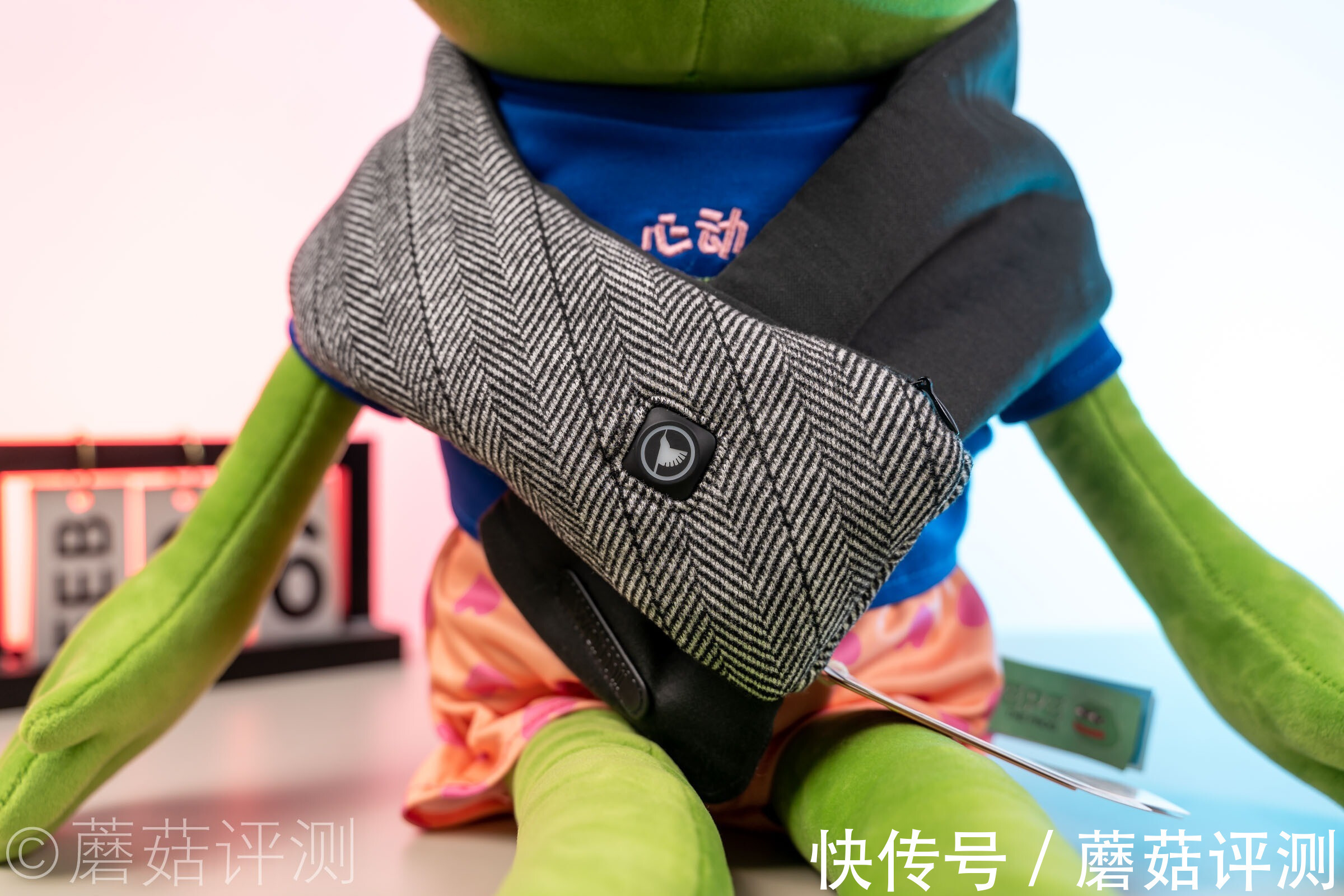 温度|守护后脖颈的最后一片温暖!飞乐思(FLEXWARM)发热围巾行家里手款 体验评测