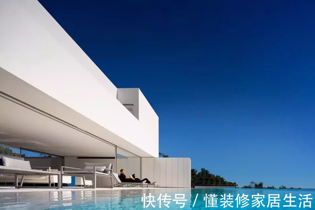 私密性|美爆了,极简主义别墅,真走心