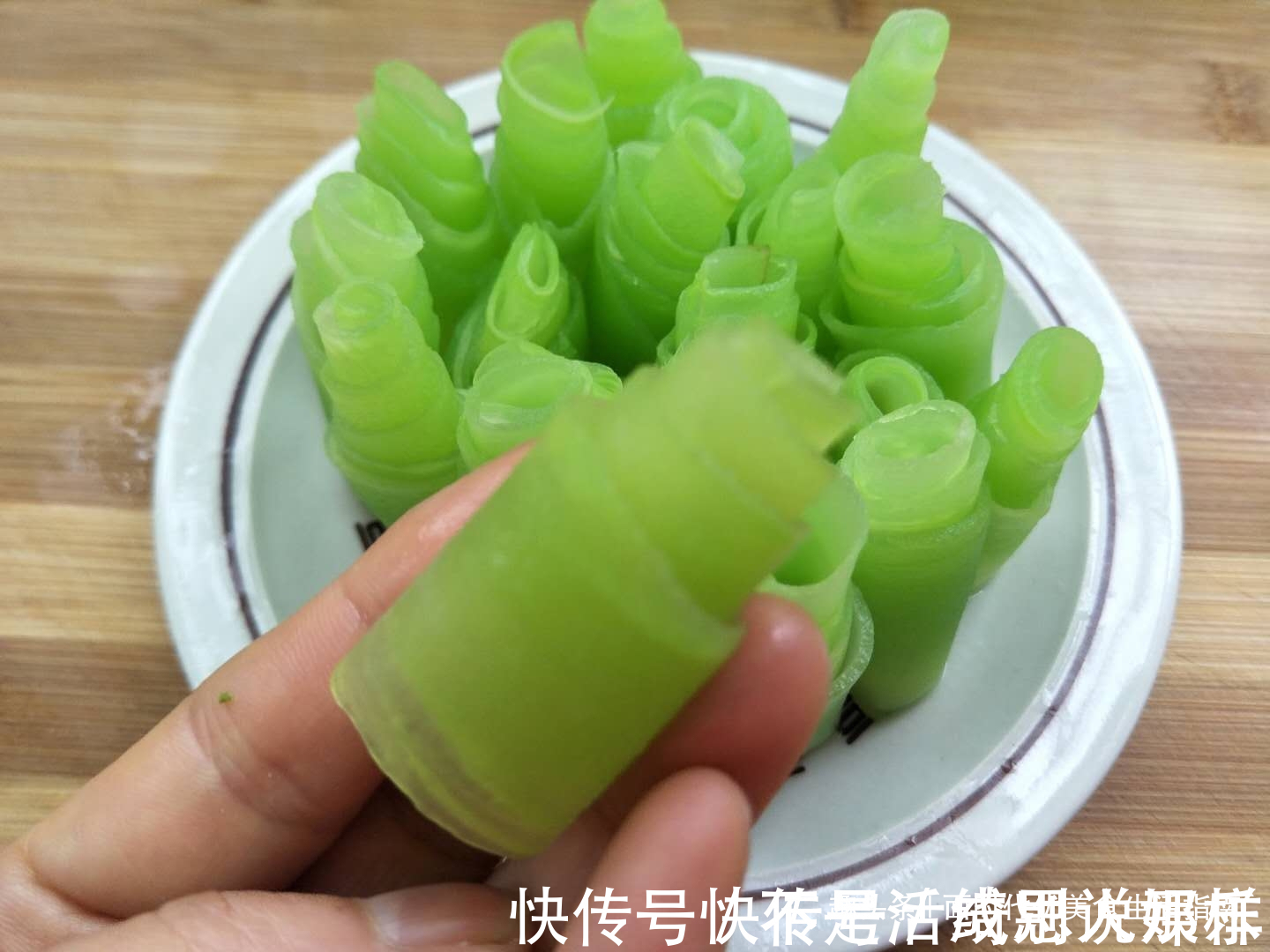 每次家里来客人,下酒菜都少不了它,可不是图便宜,是真好吃!