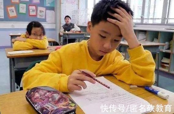 姓氏|小学女生因名字“极简”火了，连名带姓才2笔，老师:我念不出口