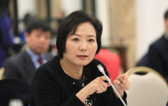吴亚军|中国两大地产女王,一个手握778亿现金,另外一个手握1836亿现金