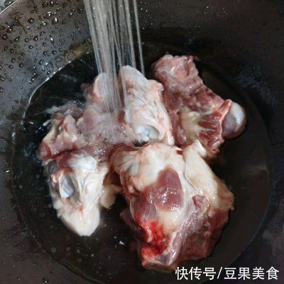滋补|别再出去吃了，滋补大骨汤自己做更好吃