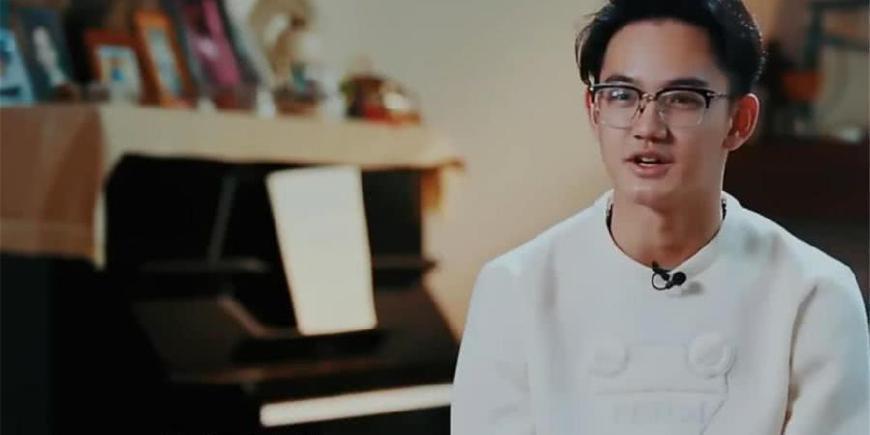 女朋友|变形计他被称“最富主人公”，父母身价上亿，女朋友才是重点