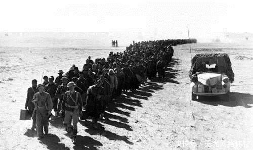 进去|第一个投降的轴心国,投降没人理,建起战俘营把自己关了进去