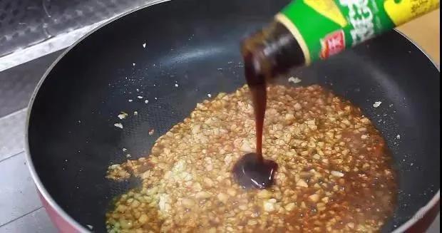 1根西葫芦4个鸡蛋,这种吃法将成为经典,素食也可以很美味