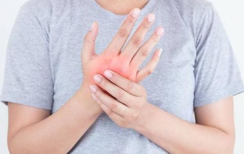 老年人|经常手麻是颈椎病?医生提醒:小心是这5种疾病盯上你了