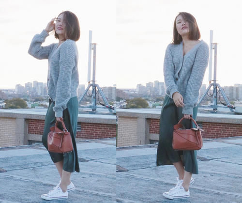 “毛衣＋半身裙”初春这样穿，时髦又撩人，气质很加分