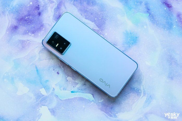 上手|自拍新体验：最自然的自己有多好看？vivo S10 Pro上手简评