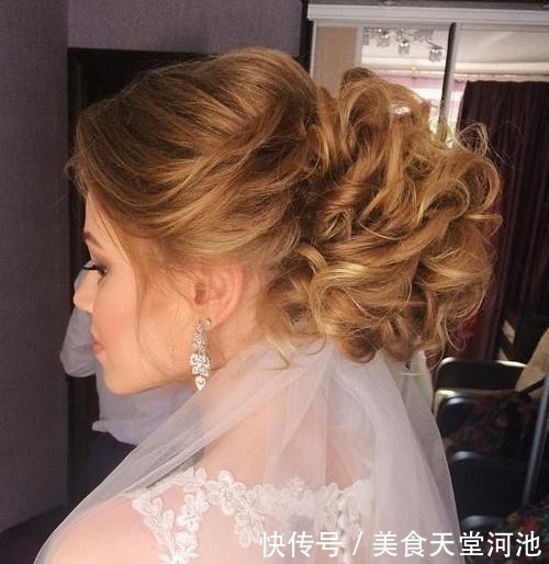 2021结婚季!33个优雅新娘的别致婚礼发型