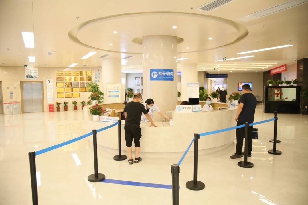 中心|升级改造丨新门诊中心+西南地区首家高标准内镜中心正式投入使用