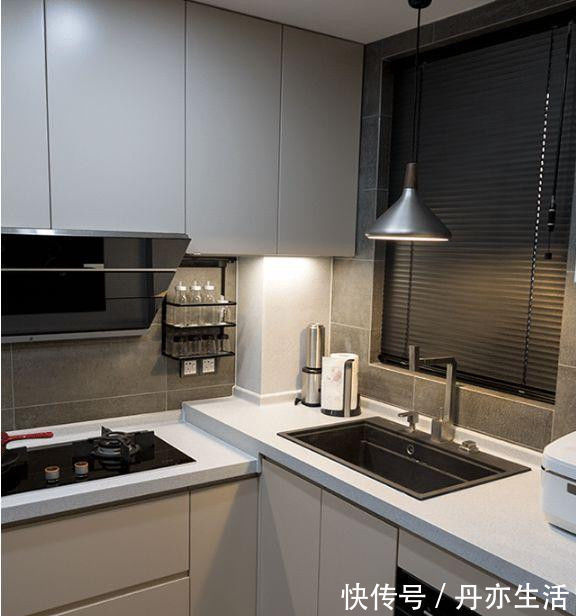 乳胶漆|餐厅做一排柜子,装修完太好用,邻居都快把门槛踏平了