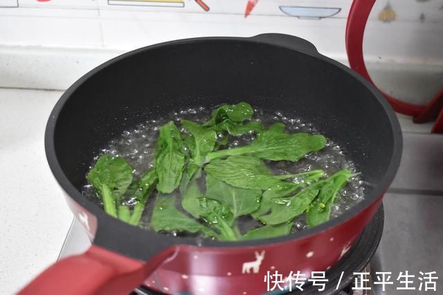 叉烧酱|一个人的午餐不凑合，一碗有肉有菜还有蛋，简单快捷营养又味美