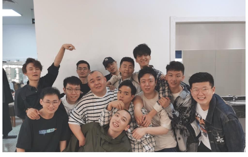 德云社|德云社团综落地就上班，剧场观众很满足，但团综播出是大满足