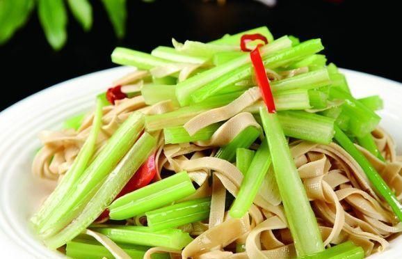 皱纹|女性常吃此菜,黑眼圈没有了,皱纹消失了,小肚腩不见了