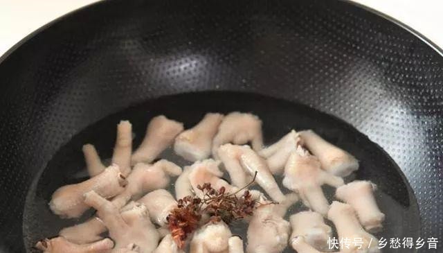 这菜道酸辣开胃,美白美颜,老公说这道菜真神奇