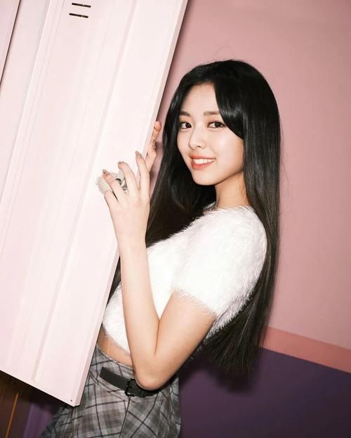 春夏韩国流行发型和刘海,“修颜+小脸效果”安排!