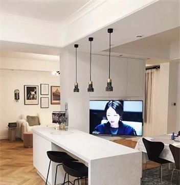 劳累感|不要在客厅装电视机背景墙了,聪明人都这样放电视,时尚又实用