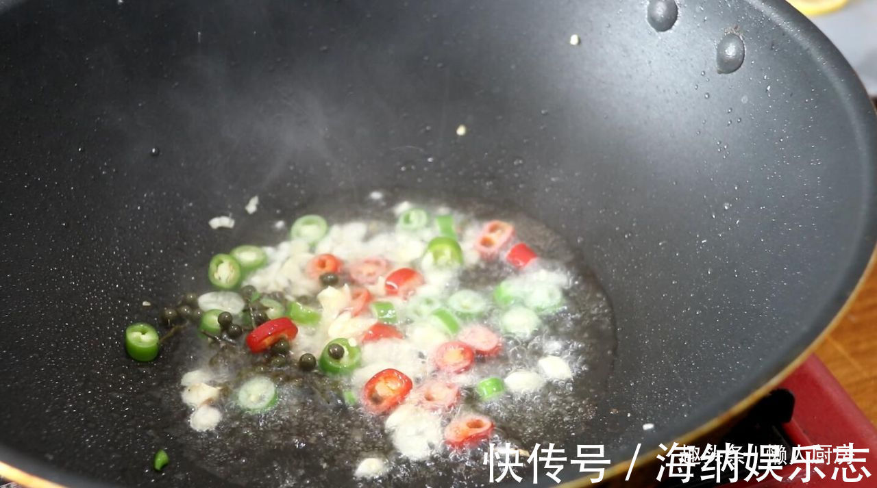 柠檬鱼片|酸菜鱼吃腻了，教你柠檬鱼片的做法，鱼肉爽滑，酸辣清香解油腻