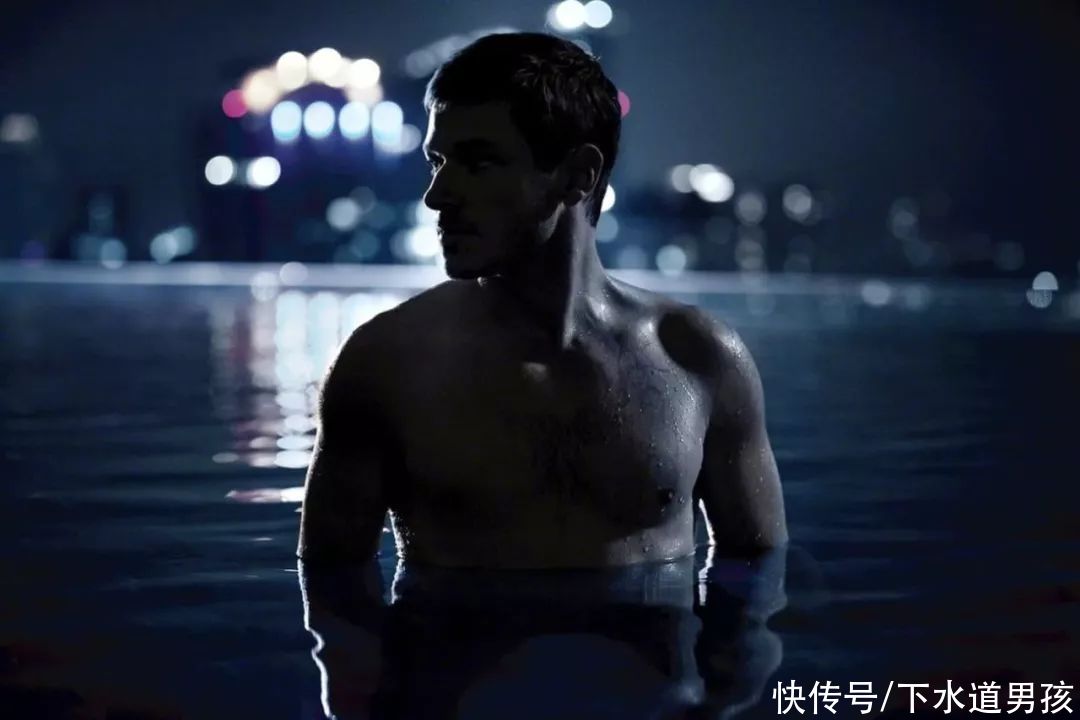 他连续十一年担任香奈儿CHANEL 品牌代言人