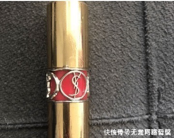 ysl|YSL女孩必备新技能，“口红管”秒变“耳环”，谁戴谁大牌