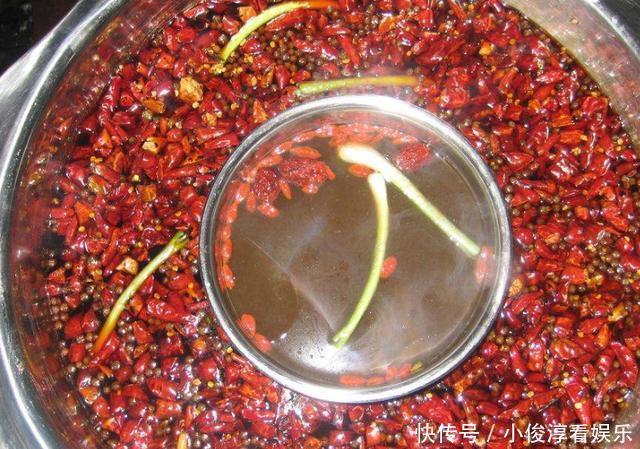  外卖|麻辣烫接到外卖订单，正准备动手做，看到订单要求后，老板懵了