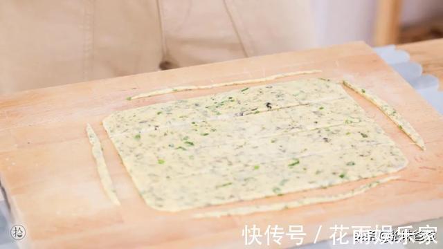平底锅|一口平底锅就能做成的香葱小饼干，完全无添加，宝宝吃的更放心