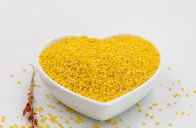 维生素c|女人坐月子吃什么好？除了芝麻和红糖，月子里常吃10大食材推荐