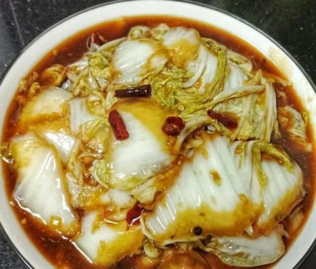 醋溜|醋溜白菜咋做才酸而不齁,原来下醋时机有讲究,做对了酸辣开胃