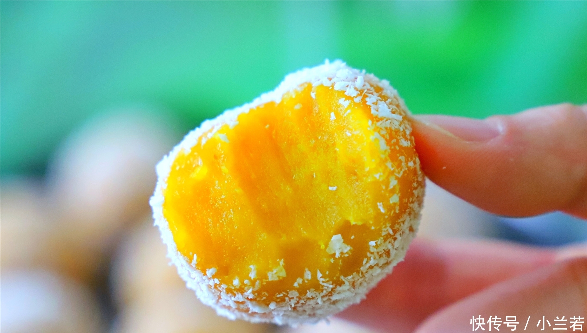  1块南瓜，1碗糯米粉，教你做南瓜丸子，香甜软糯，好吃不上火