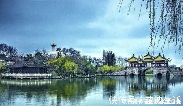 朝中措|秦观的一首《望海潮》,语言优美至极,更告诉我们一个深刻的道理