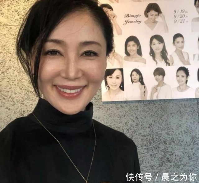 冠军|53岁阿姨每天坚持健身,成功获得选美冠军,身材让人羡慕