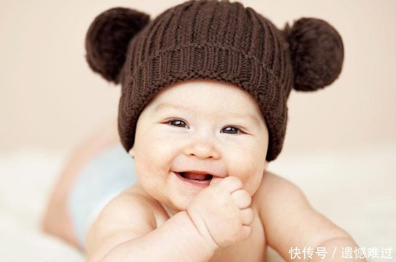 嘴角|宝宝的嘴角烂了是什么原因?又该怎么办?