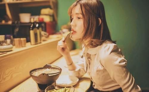 儿茶素|喝完茶胃很饿:茶多酚里这类物质高达75%,多喝会年轻