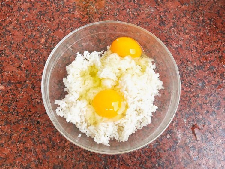 炒饭新做法,简单又美味,吃上就不愿意停下来